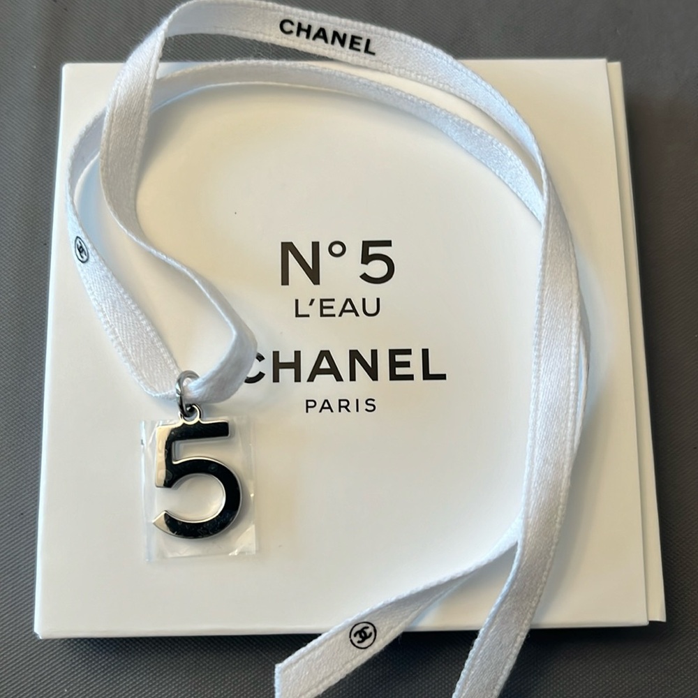 CHANEL N.5 Silver Charm